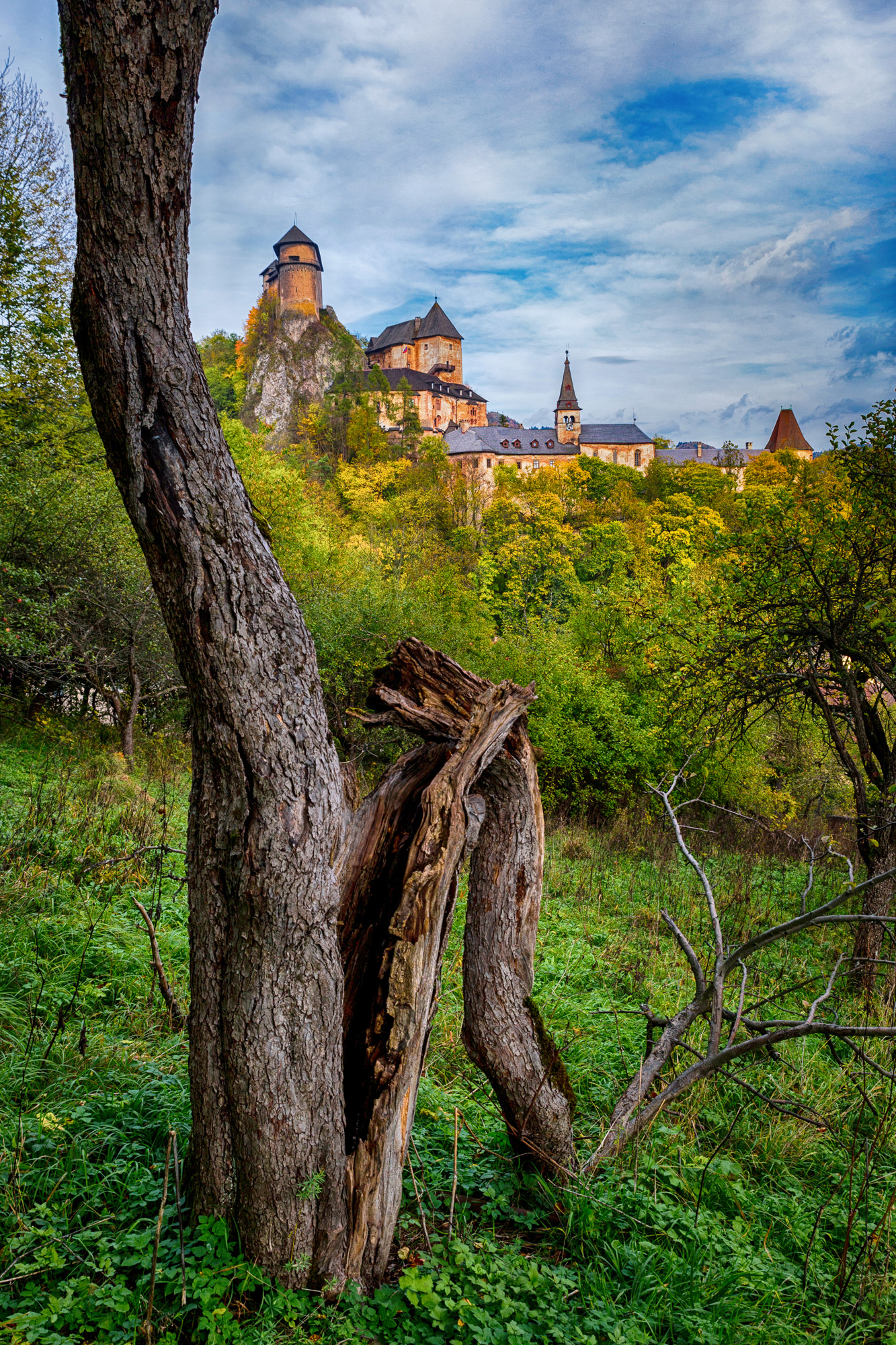 Október - Oravský hrad